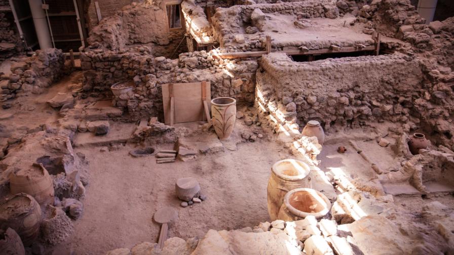 Археолози откриха гробници на 3500 години