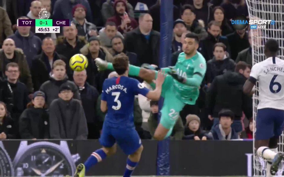 Краят на полувремето видя сблъсъци между Деле Али и Матео