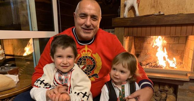 България Борисов Радев и Нинова какво пожелаха за Коледа Как