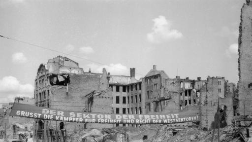  <p>Изненадващи обстоятелства за <strong>Студената война,</strong> които евентуално не знаете</p> 