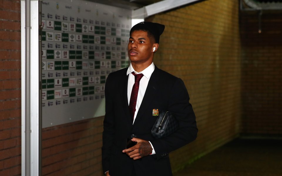 Отборите на Бърнли и Манчестър Юнайтед закриват съботната програма от