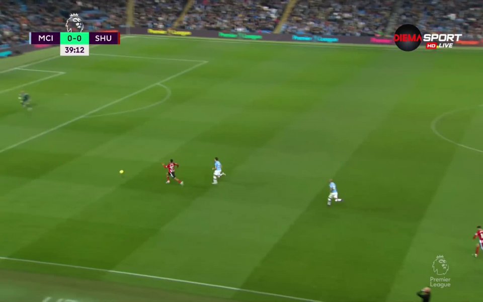 Шампионът на Англия - Манчестър Сити победи с 2:0 като