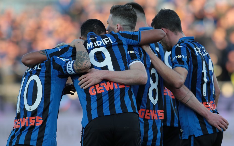 Отборът на Аталанта съсипа Парма, откривайки годината с победа с