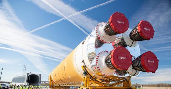 Свят С тази нова мега ракета НАСА ще прати хора
