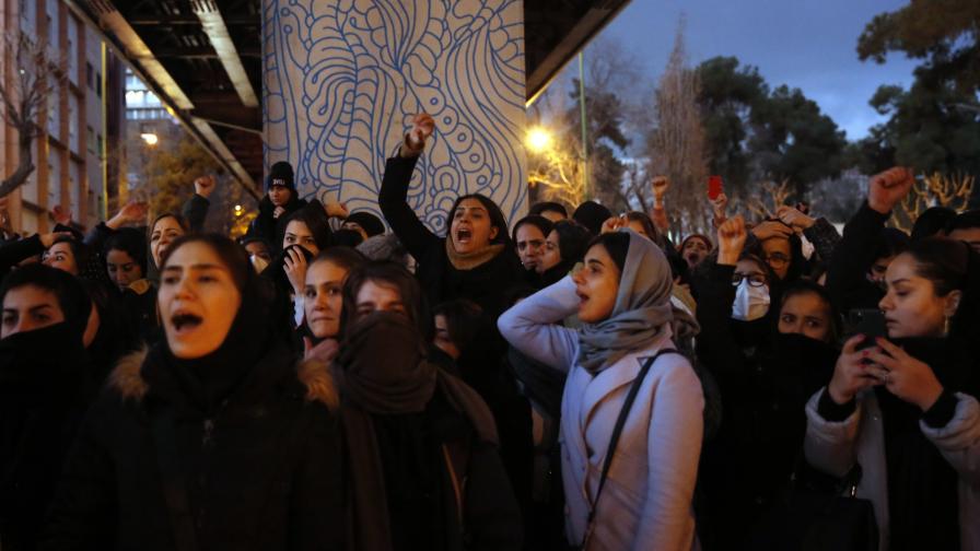 Протестите в Иран