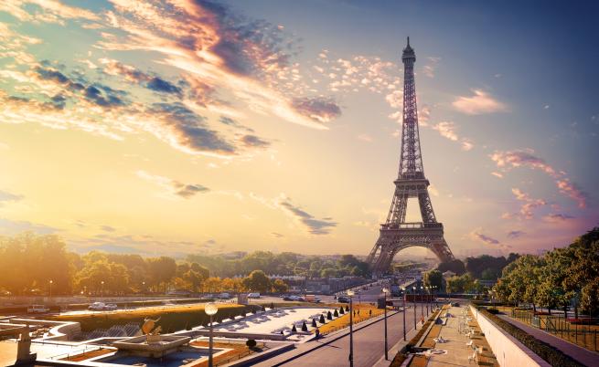 Шокиращо видео за бомбено нападение над Париж обиколи интернет