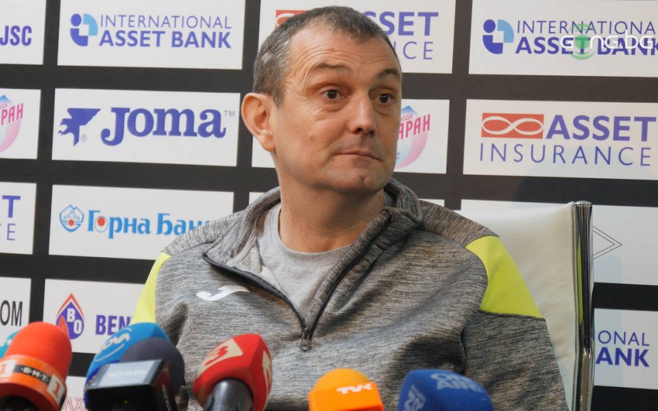 Все още няма яснота около бъдещето на национала Галин Иванов,