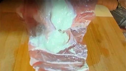  Откриха гъста жълтозелена слуз в месо от огромна верига 