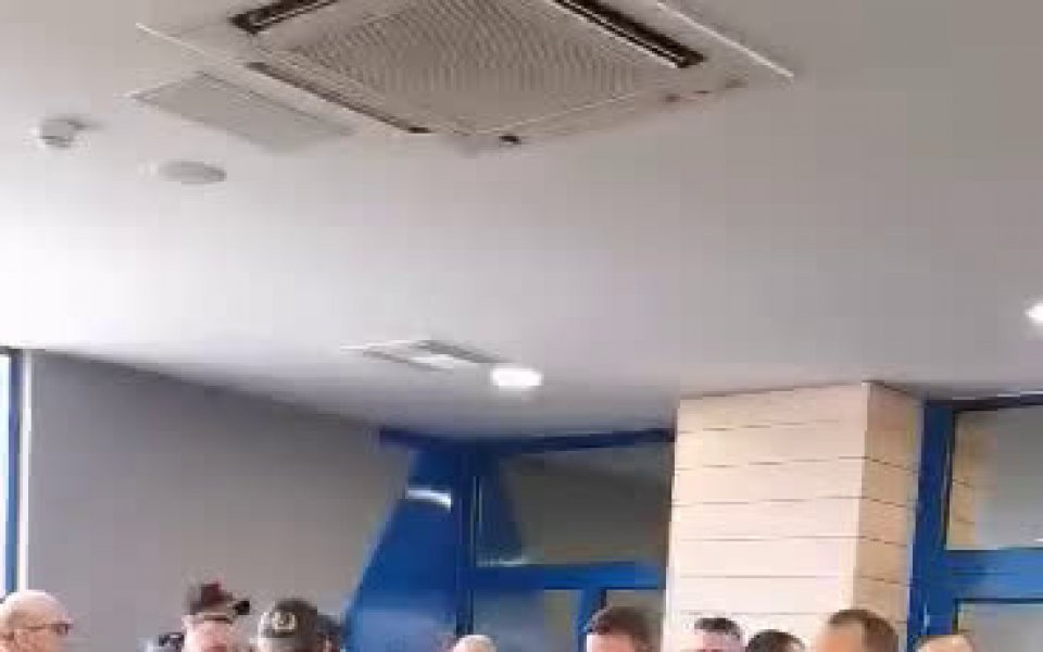 Васил Божков се срещна с феновете на Левски