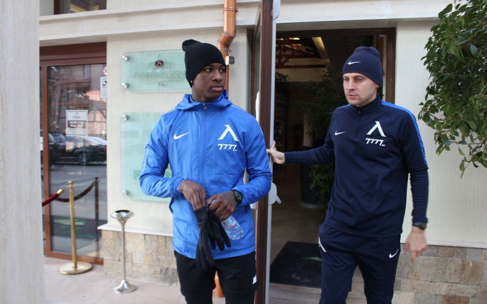 Нападателят Найджъл Робърта се присъедини към своите съотборници в Сандански,