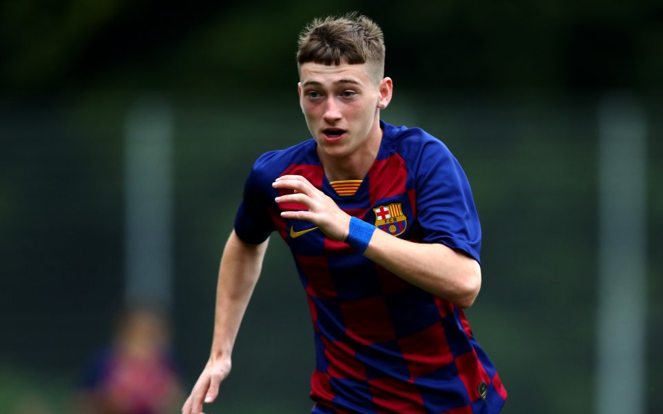 Астън Вила привлече 16-годишният талант на Барселона Луи Бари. Сумата