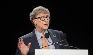  Гейтс: За богатите страни пандемията свършва следващата година - Теми в развиване 