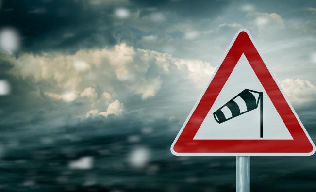 След смъртоносния вятър: Бурите не спират, жълт код и днес