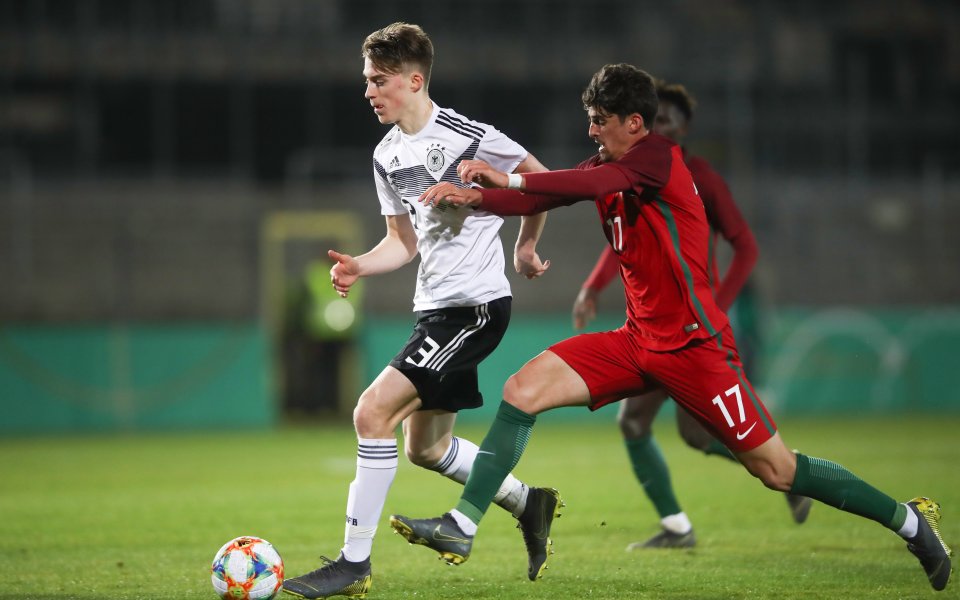 Предвид трудностите, които Барселона има с намирането на нападател през