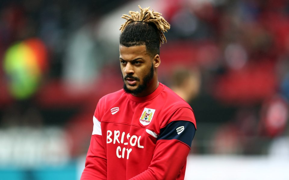 Френският Сент Етиен се опитва да се раздели с нападателя