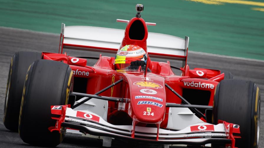  Продават първото Ferrari на Шумахер 