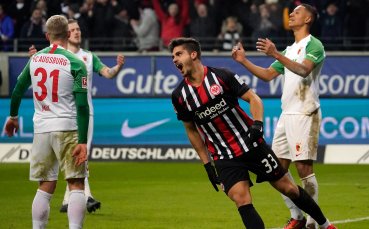 Отборът на Айнтрахт Франкфурт вкара цели 5 гола на Аугсбург