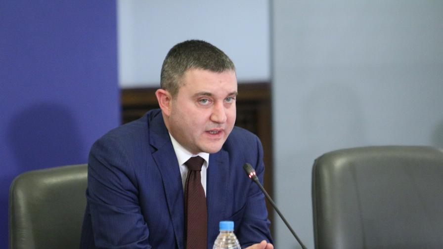  Горанов: Хазната губи половин милиарда лв. годишно от укриване на доходи 