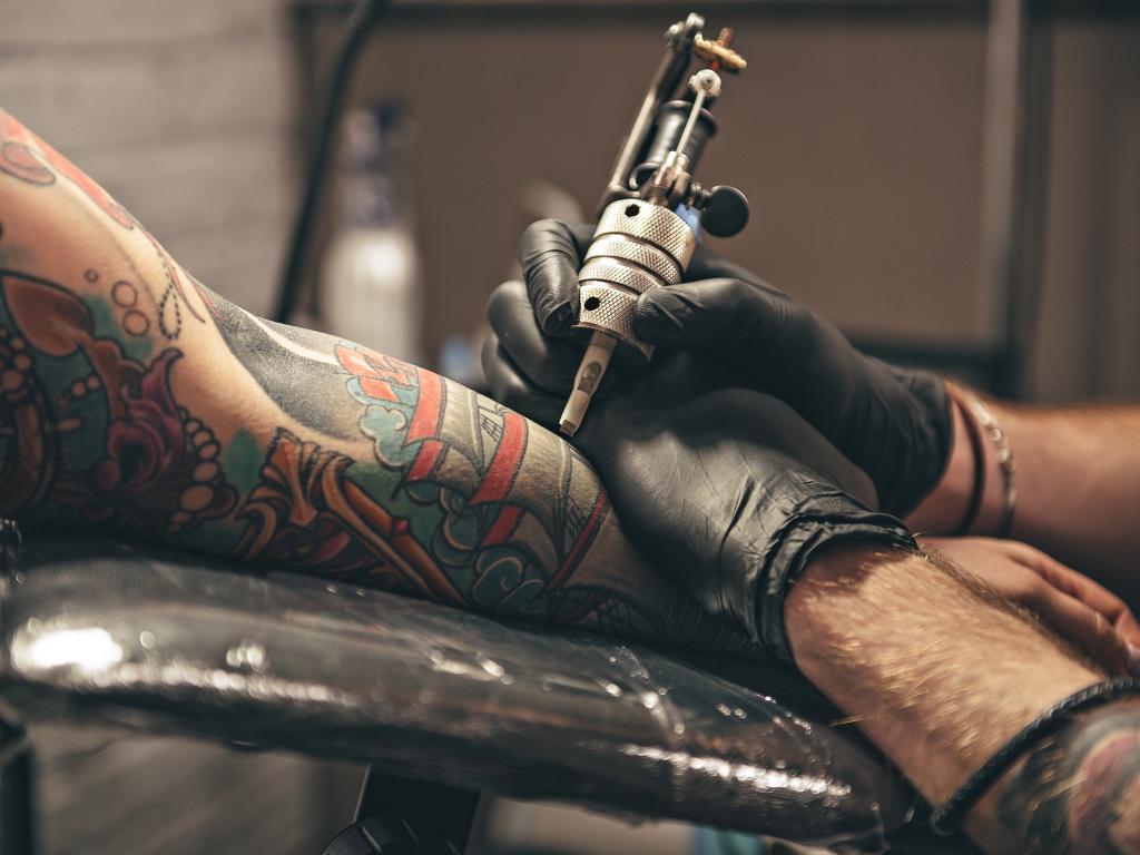 Татуировките са форма на себеизразяване, но много хора в крайна