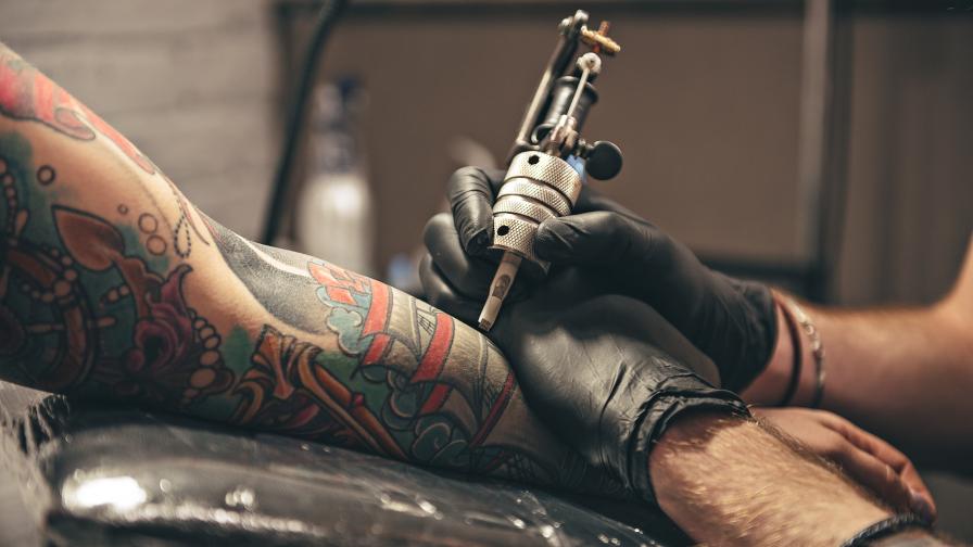 Защо цветните татуировки могат да бъдат опасни