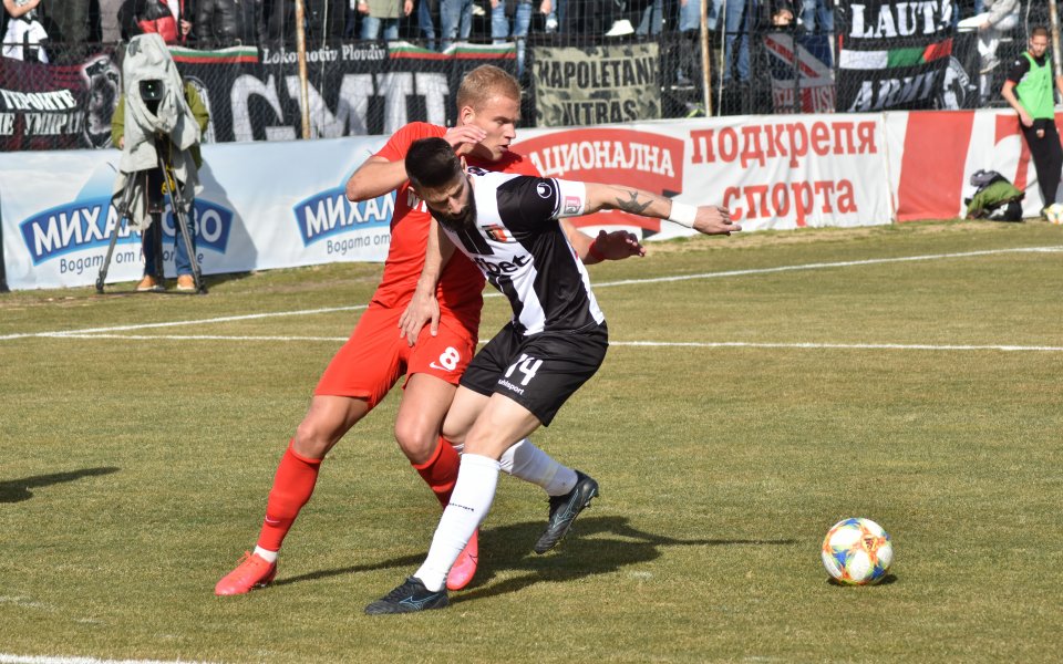 Представителният отбор на Локомотив (Пловдив) уреди проверка преди подновяването на