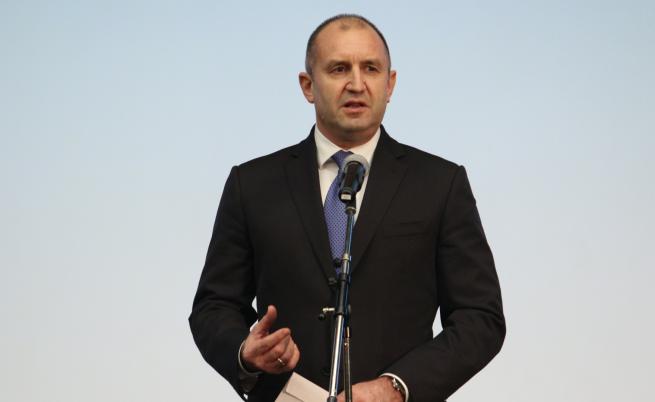  Радев и Борисов поздравиха българите за 24 май 