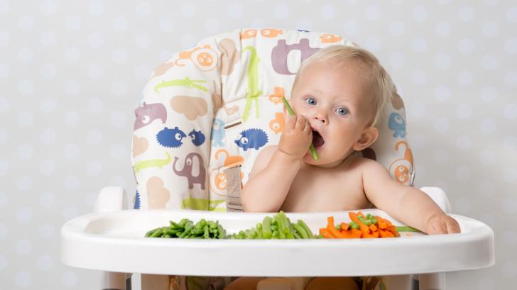 Как да захранваме бебето на 12 месеца