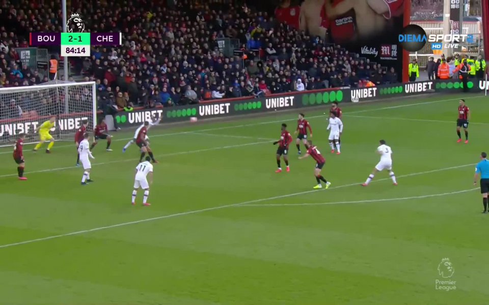 Отборът на Борнемут, който все още не е осигурил своето