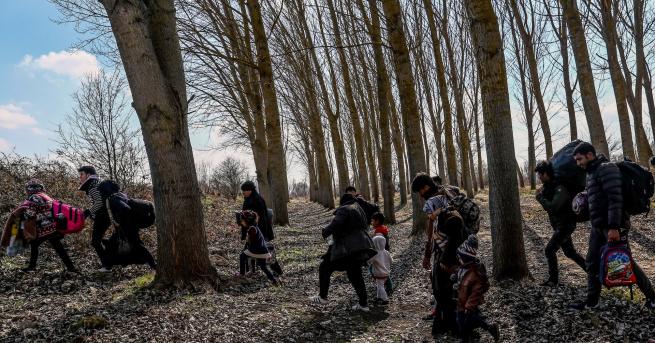 България Първи мигранти до българската граница Агенция БГНЕС информира за