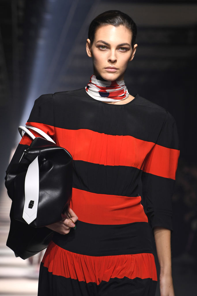 <p><strong>Givenchy</strong></p>