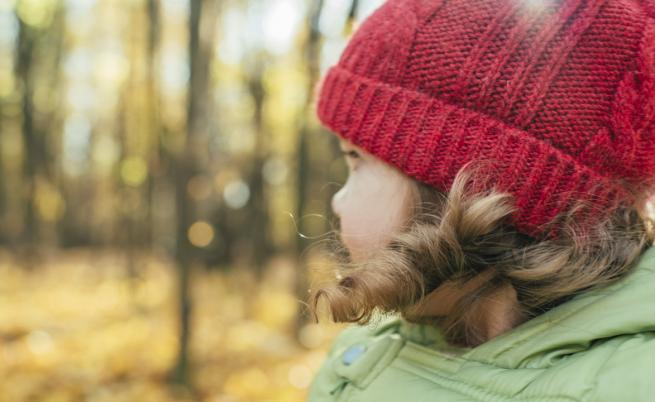  Тригодишното момиче, което се смее на бомбите, откри леговище 