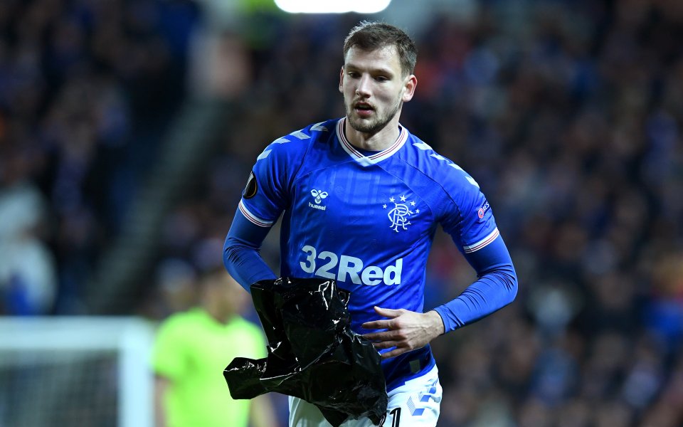 Тотнъм се интересува от левия бек на Глазгоу Рейнджърс Барна