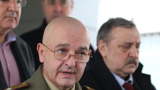  <p>7<strong> съмнителни</strong> проби за <strong>коронавирус</strong>, болната в "Пирогов" - в <strong>критично</strong> състояние</p> 