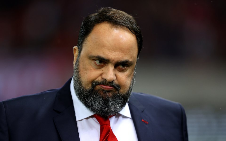 След като стана ясно, че собственикът на Нотингам Форест и