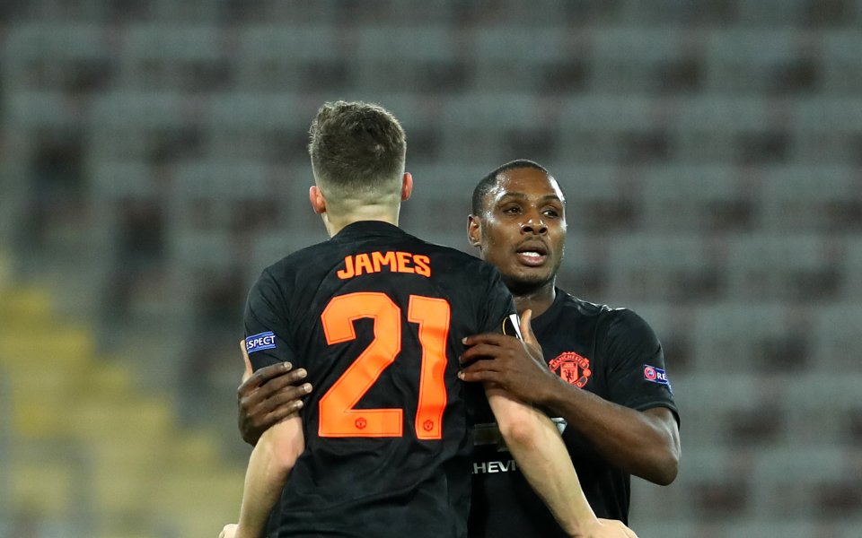 Медицинският екип на Манчестър Юнайтед проверява по два пъти на