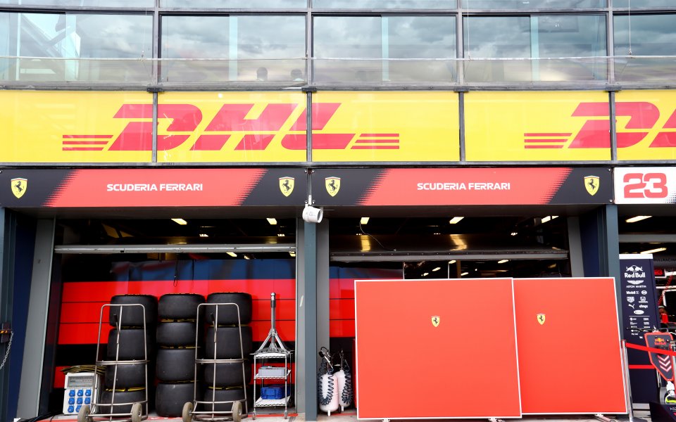 Ферари спира производството си за 2 седмици в Маранело и