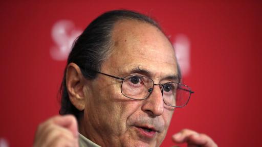  Майкъл Левит 