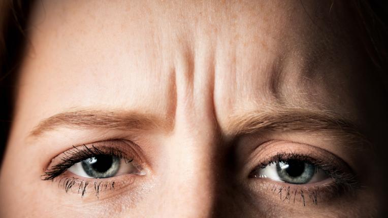  Кажи ми къде те боли главата, с цел да ти кажа от какво е 