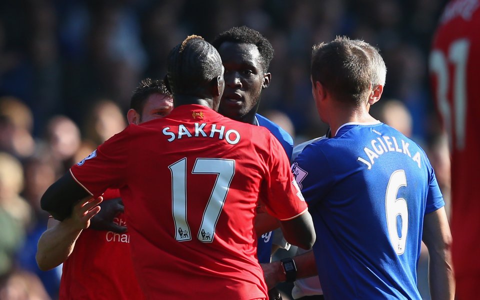 Ромелу Лукаку у Мамаду Сако си припомниха за едно сдърпване