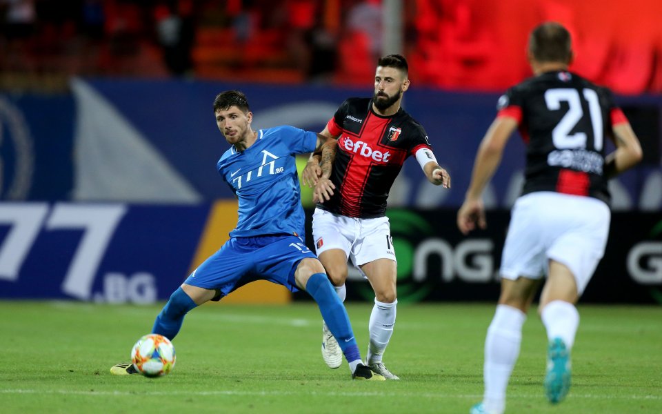 Централният защитник на Левски Янис Каргас може и да не