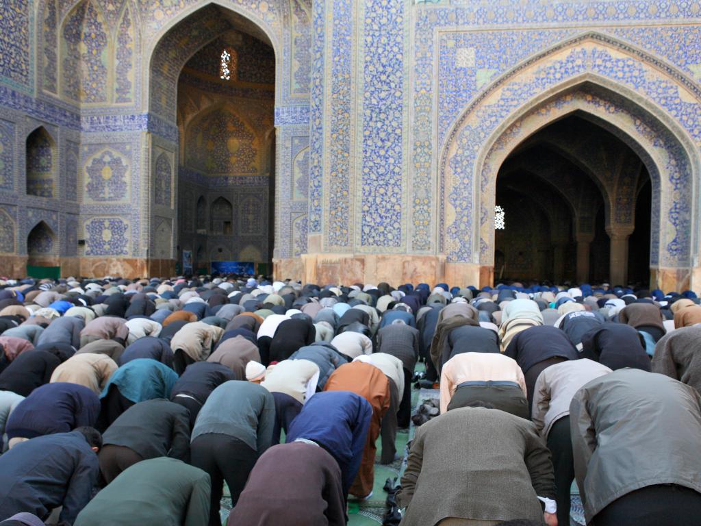 Френският вътрешен министър Жералд Дарманин разкритикува неприемливи действия срещу мюсюлманската
