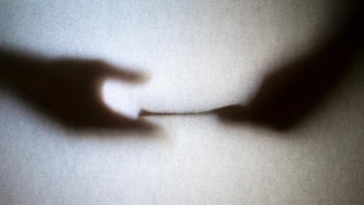  <p>Конфликт на ползи при шефа на РЗИ - Кърджали&nbsp;</p> 