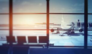 <p>70 българи&nbsp;блокирани на летище в Париж</p>