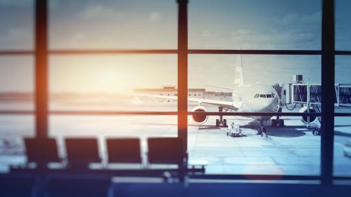  <p>70 българи&nbsp;блокирани на летище в Париж</p> 