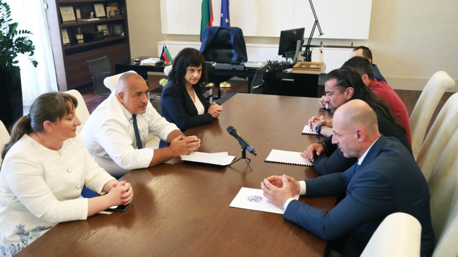  Пада Данък добавена стойност за храни от първа нужда и в туризма 