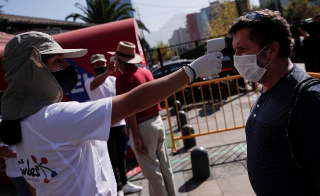 Чили наложи пълна блокада на столицата Сантяго