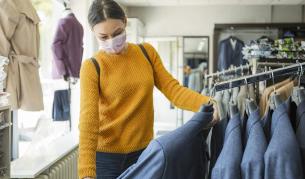 В моловете: До 4-ма в асансьор, до 7 – на ескалаторите