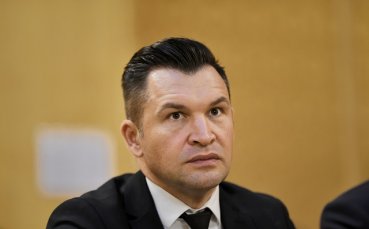 Спортният министър в Румъния с интервю... по гащи