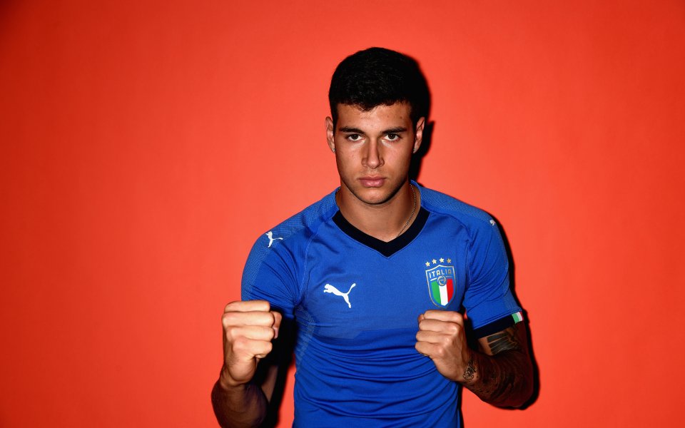 Манчестър Юнайтед се интересува от привличането на италианския талант Пиетро
