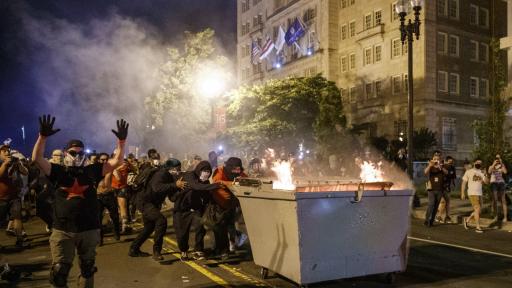  Протестите в Съединени американски щати ескалират, има погубен 